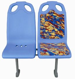 Les moules ont formé les sièges en plastique d'un autobus de temps, sièges confortables d'autobus anticorrosion